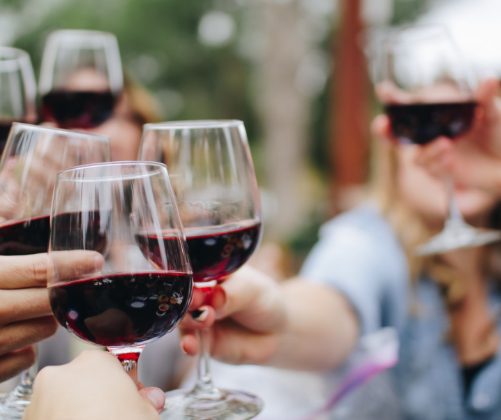 Ein Gläschen für die Gesundheit – Studien widerlegen Mythos um moderaten Alkoholkonsum