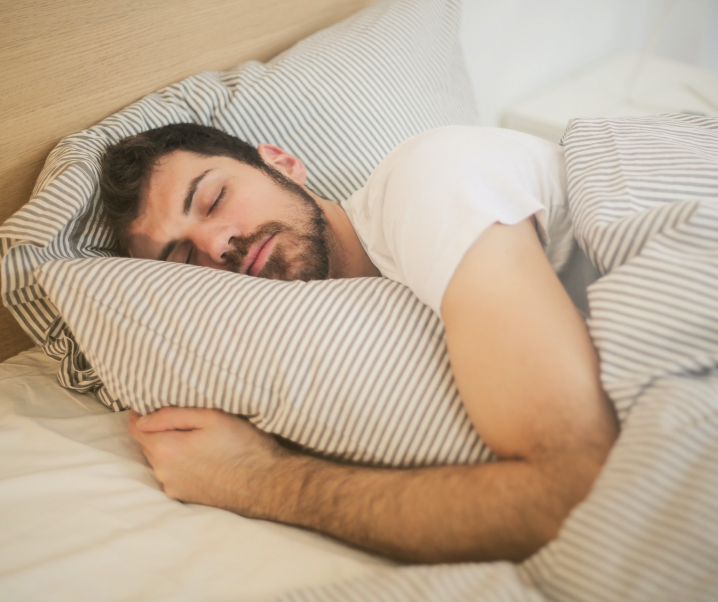 Wie viel sollten Sie schlafen – und kann man zu viel schlafen? Neue Studie liefert Antworten