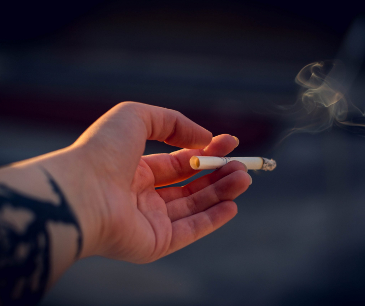 Viel Rauch um nichts – Warum jeder Zug an der Zigarette schädlich ist