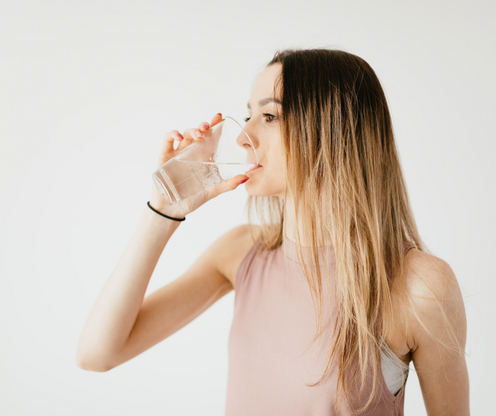 Wasservergiftung – Kann man zu viel Wasser trinken?
