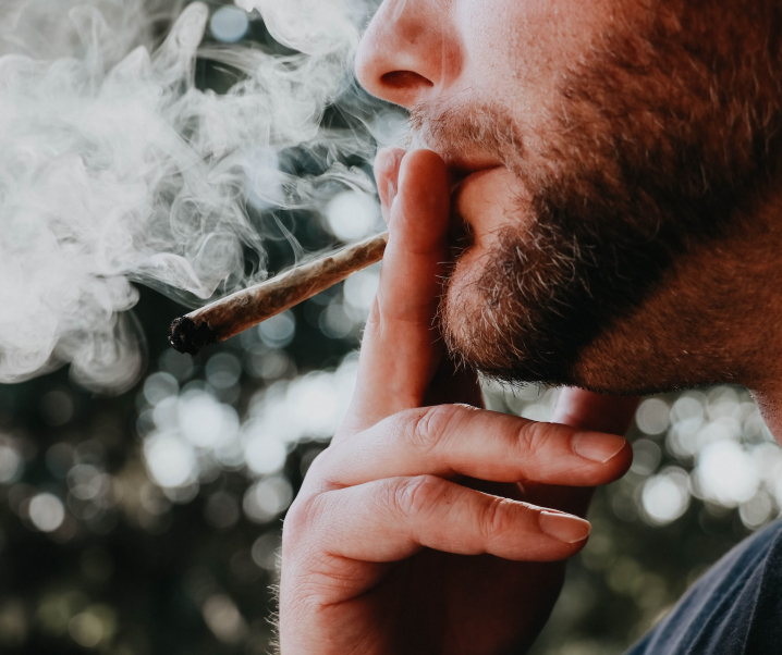 Höheres Depressionsrisiko durch Tabak und Cannabis